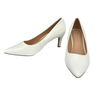 Journee Collection Scylee White Pointed Toe Pumps Size 10 2.75 Heel